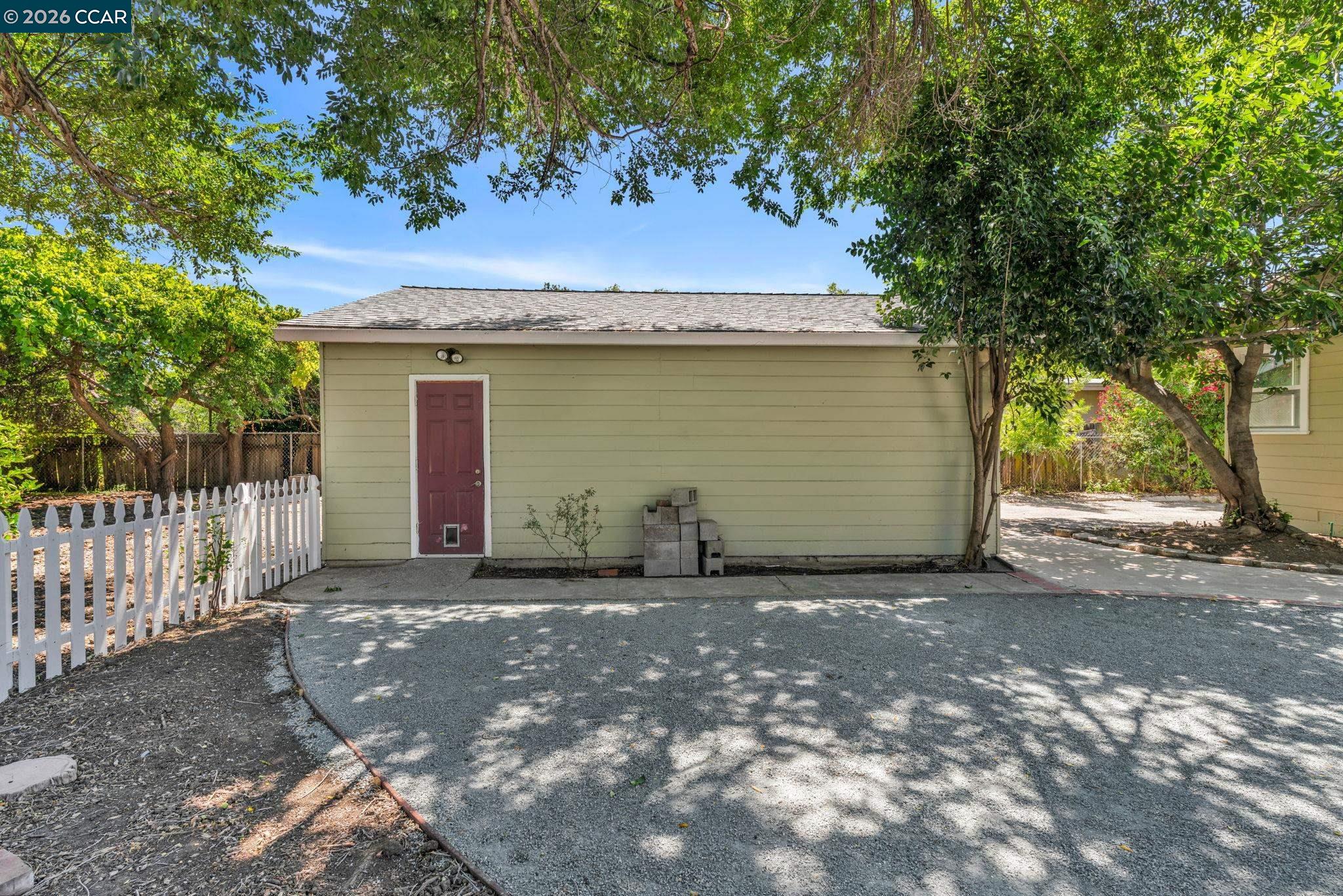 2072 Chalomar Road Concord, CA 94518 - Photo 31 of 42