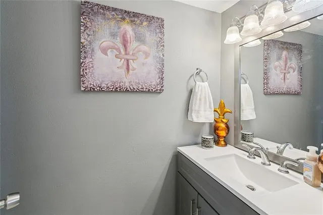 $179,900 | 317 Ormond Meadows Drive, Unit C, Destrehan, LA 70047