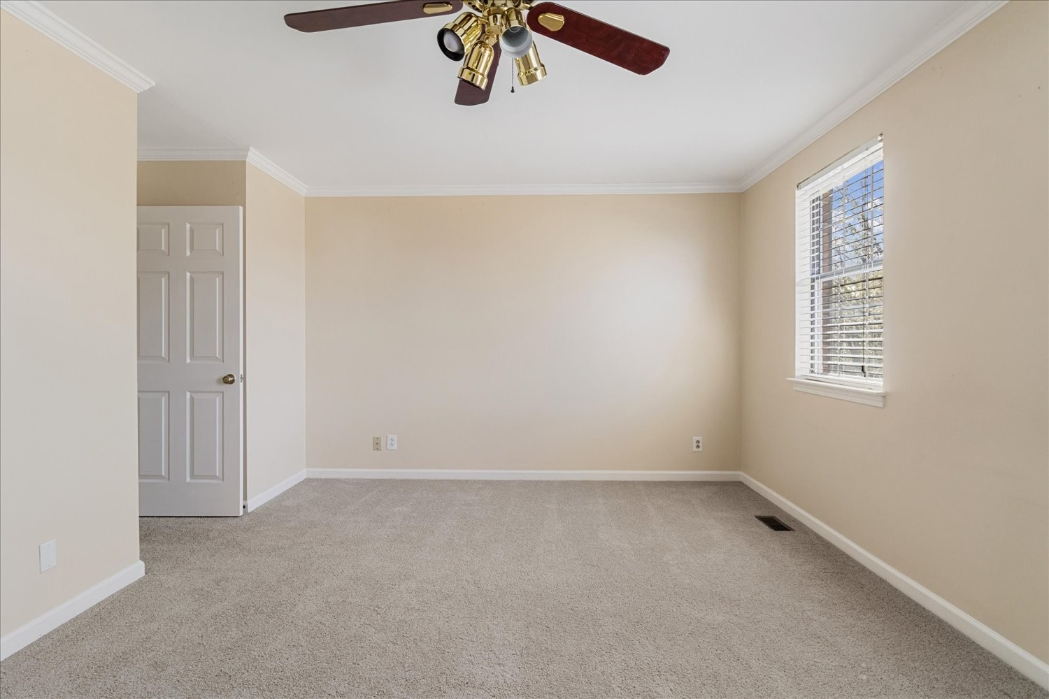 975 General George Patton Road Nashville, TN 37221 - Photo 17 of 32 an empty room with a window