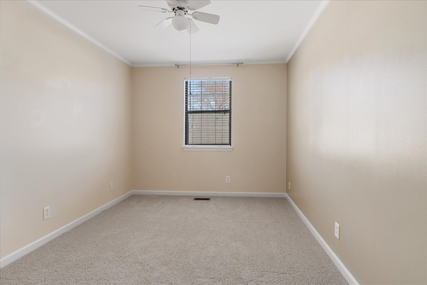 975 General George Patton Road Nashville, TN 37221 - Photo 23 of 32 an empty room with a window