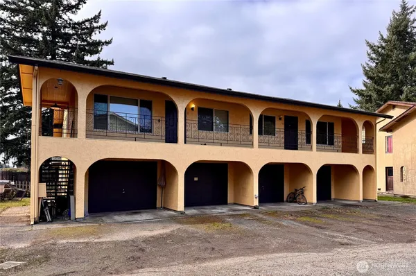 $1,750 | 1125 North 13th Street, Unit D16, Shelton, WA 98584