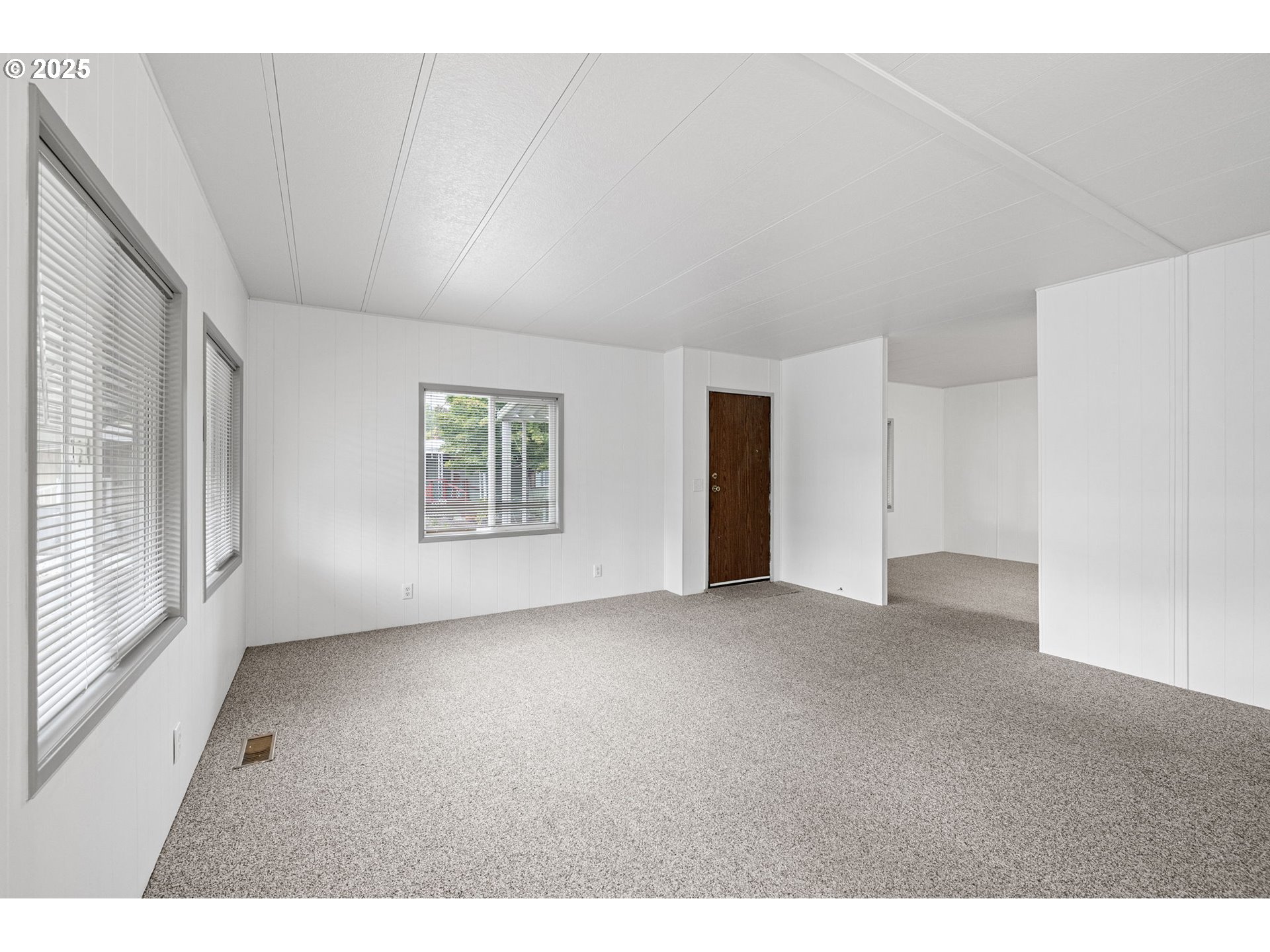 1475 Green Acres Road, Unit 139 Eugene, OR 97408 - Photo 6 of 37 Gallery Image 6