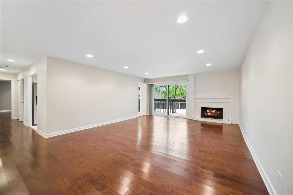 1740 Mission Hills Road, Unit 112 Northbrook, IL 60062 - Photo 4 of 19