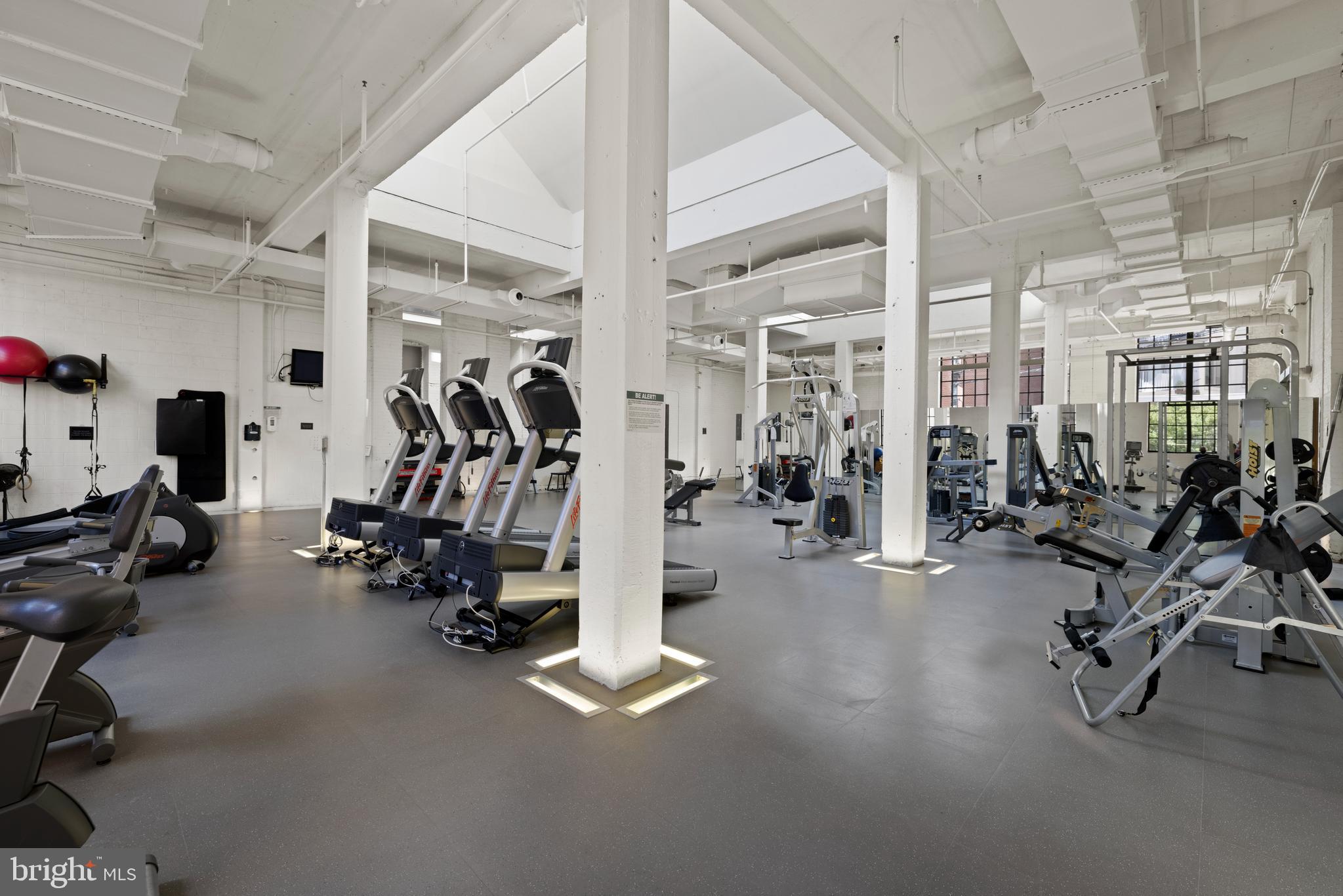 437 New York Avenue Northwest, Unit 506 Washington, DC 20001 - Photo 15 of 25