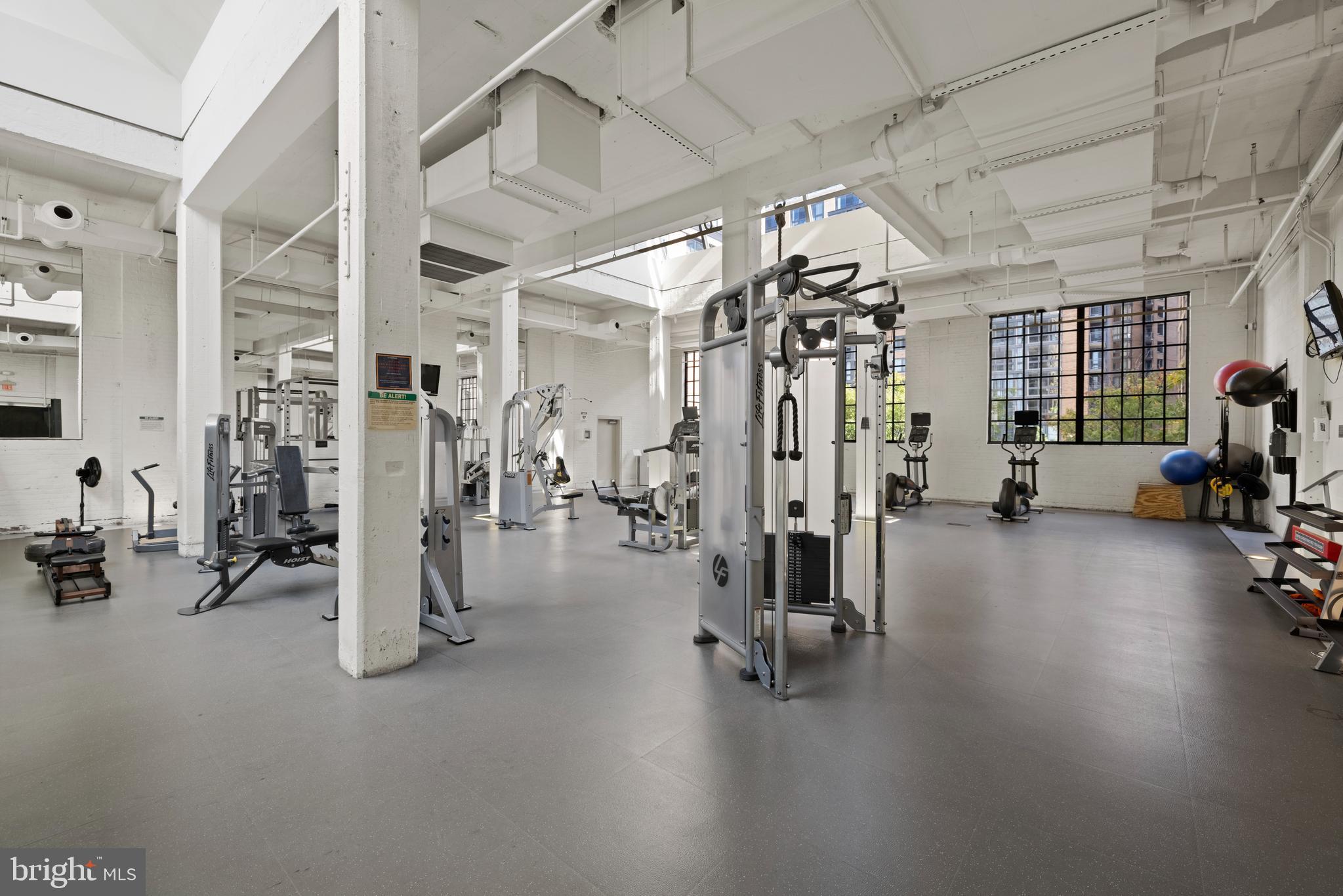 437 New York Avenue Northwest, Unit 506 Washington, DC 20001 - Photo 16 of 25