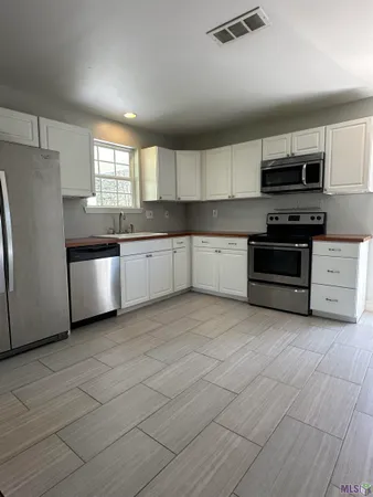 $1,800 | 376 Croydon Avenue, Unit A, Baton Rouge, LA 70806