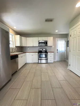 $1,800 | 376 Croydon Avenue, Unit A, Baton Rouge, LA 70806