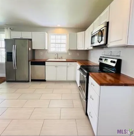 $1,800 | 376 Croydon Avenue, Unit A, Baton Rouge, LA 70806