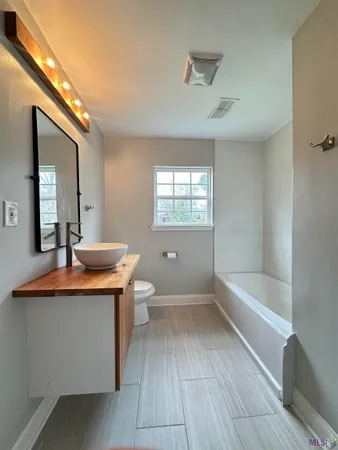 $1,800 | 376 Croydon Avenue, Unit A, Baton Rouge, LA 70806