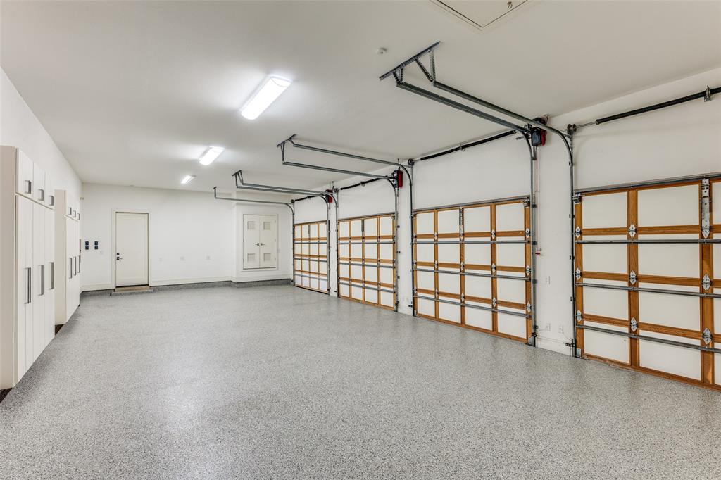 4326 Pomona Road Dallas, TX 75209 - Photo 22 of 31 View of garage