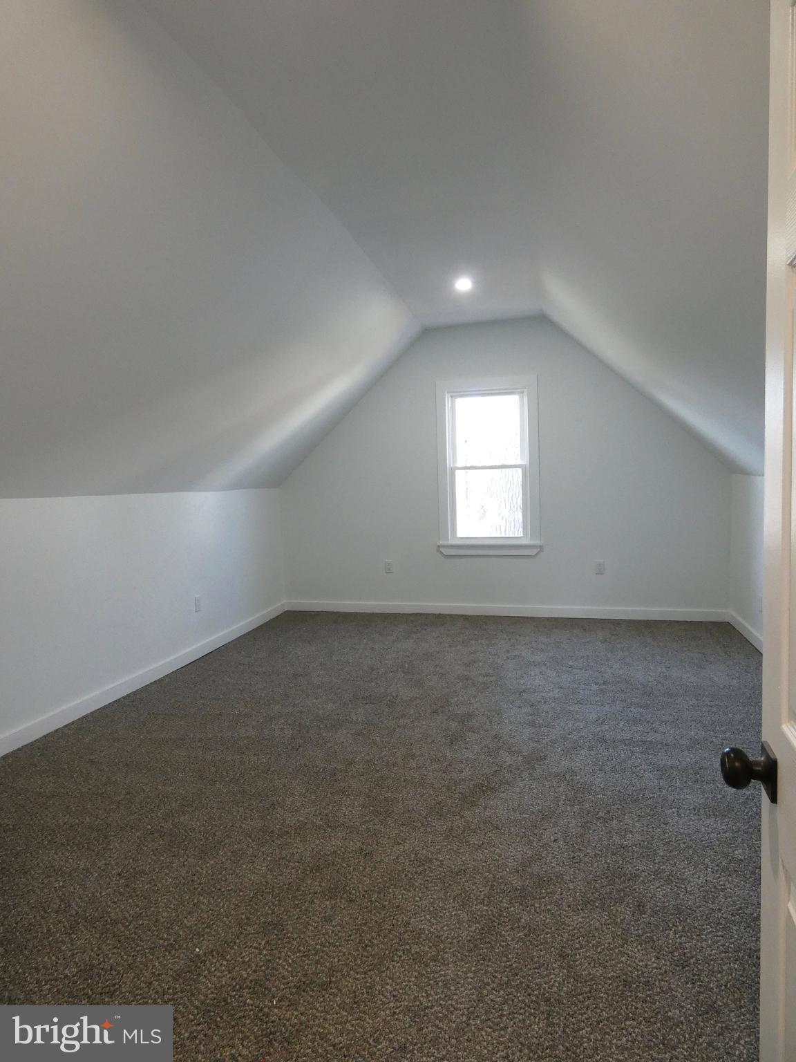 411 Manor Avenue Carneys Point, NJ 08069 - Photo 36 of 50 an empty room with a window