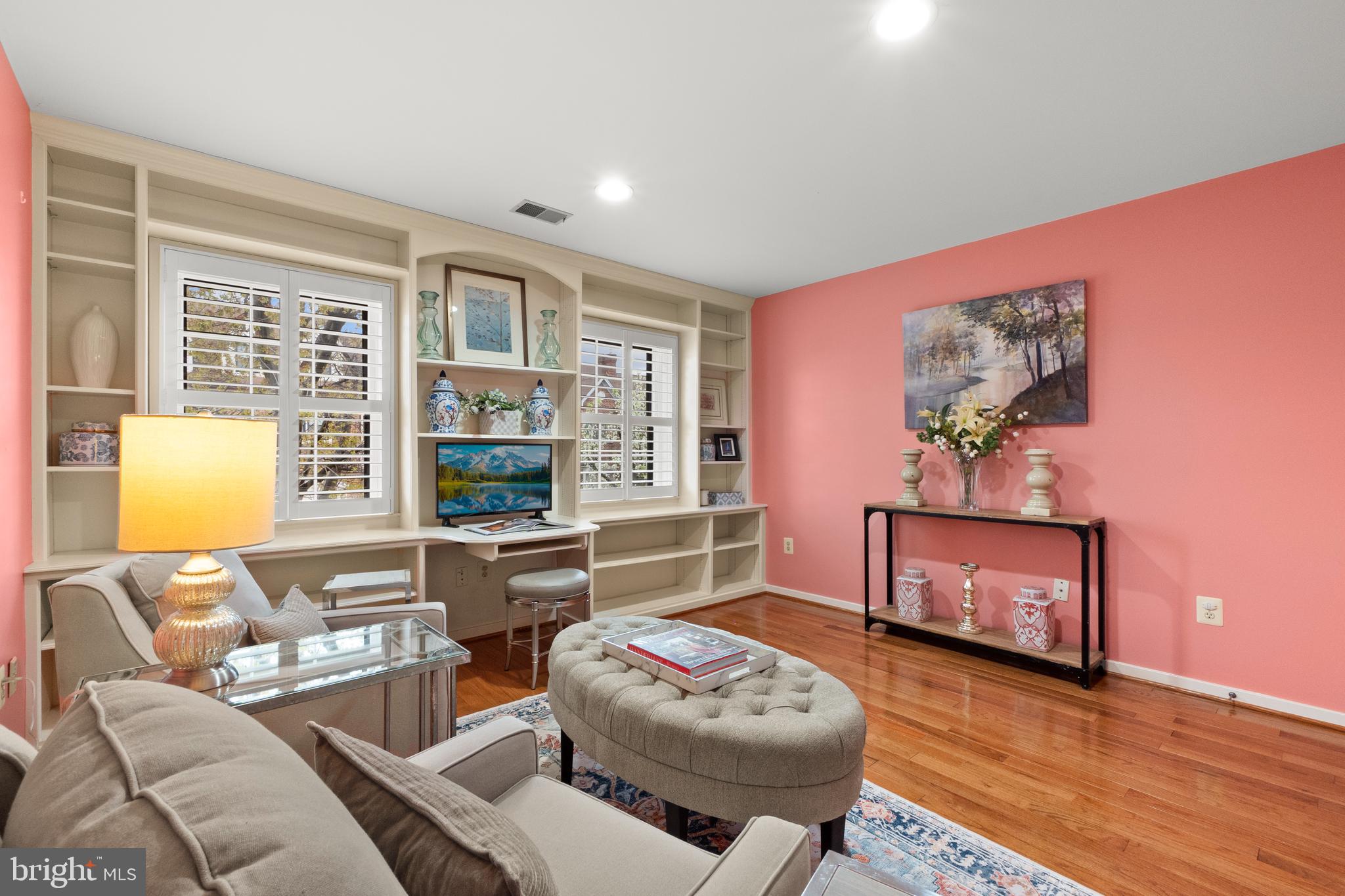 6315 Manchester Way Alexandria, VA 22312 - Photo 28 of 51 a living room with furniture and window
