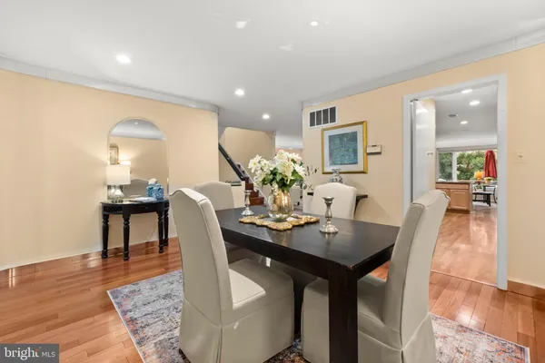 $975,000 | 6315 Manchester Way, Alexandria, VA 22312
