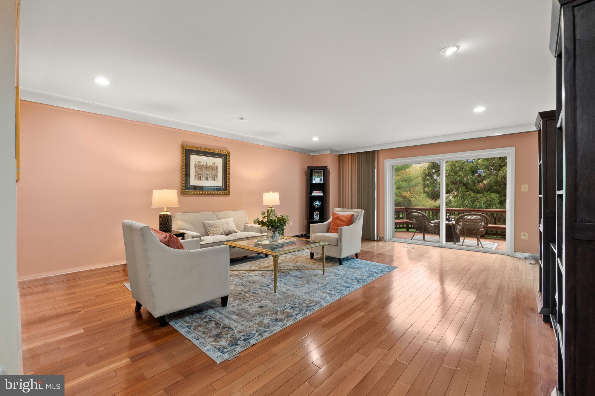 6315 Manchester Way Alexandria, VA 22312 - Photo 10 of 51 a living room with furniture and a large window