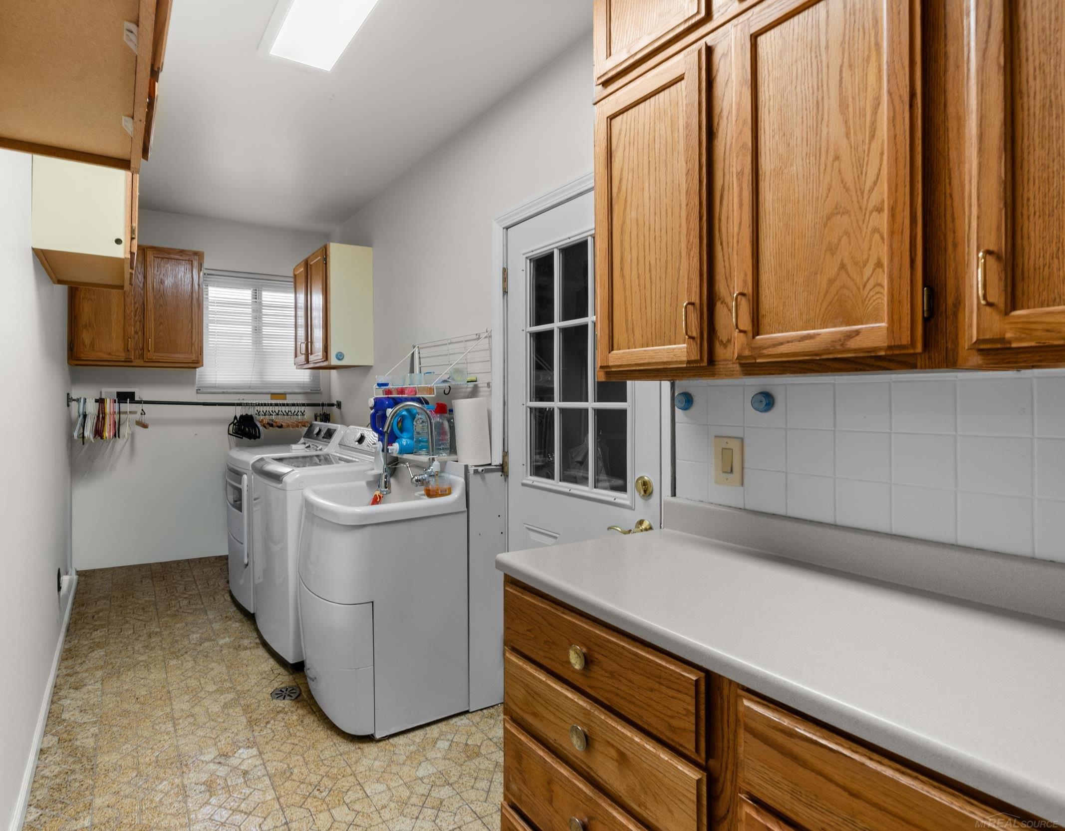 2352 Cumberland Road Rochester Hills, MI 48307 - Photo 18 of 39