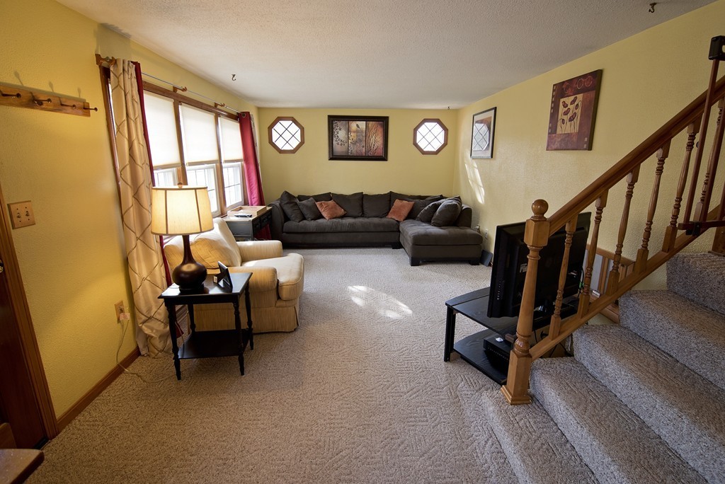 87 Turner Road Rockland, MA 02370 - Photo 8 of 25 Gallery Image 8