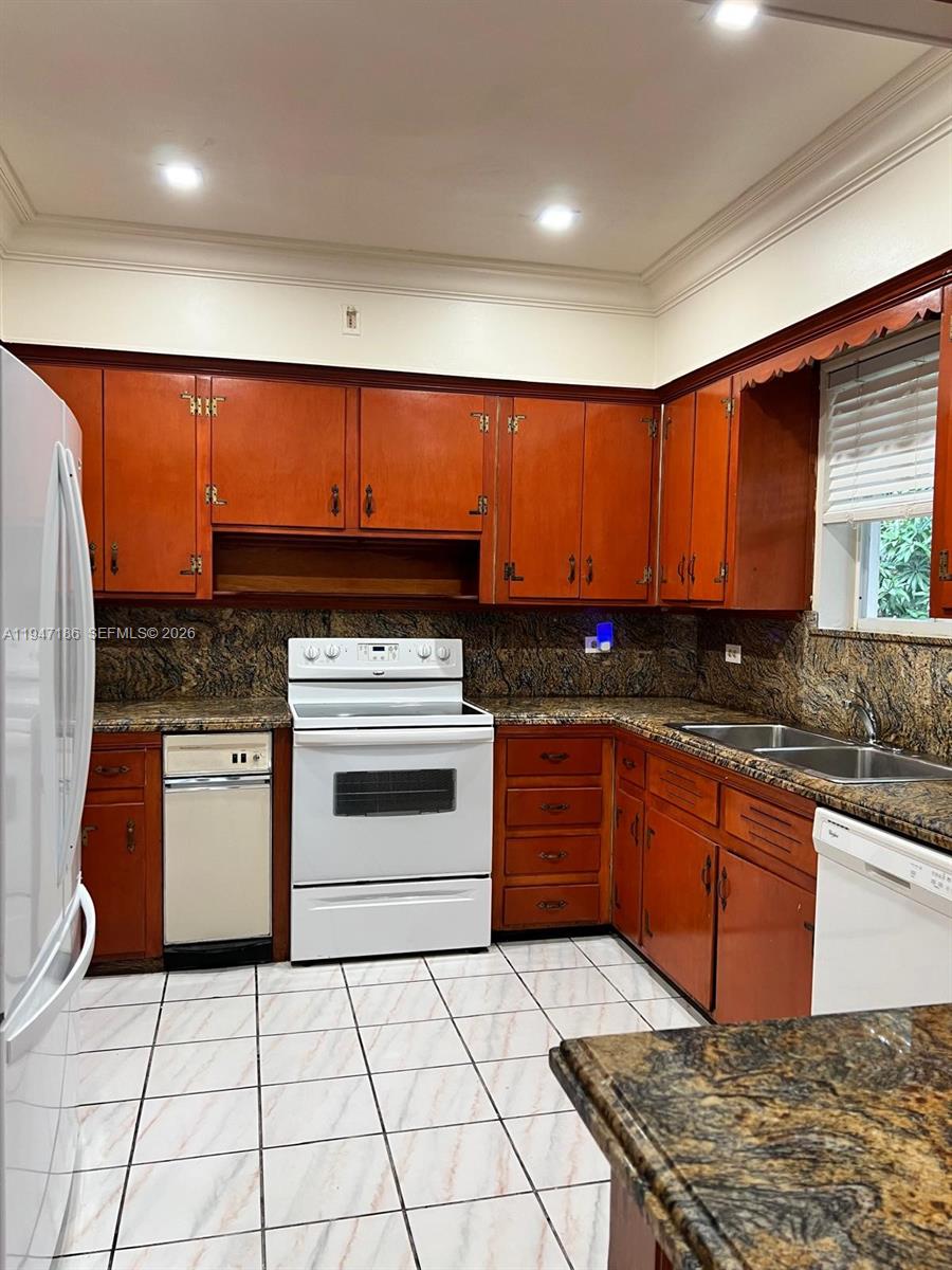 3100 Southwest 97th Avenue Miami, FL 33165 - Photo 6 of 24