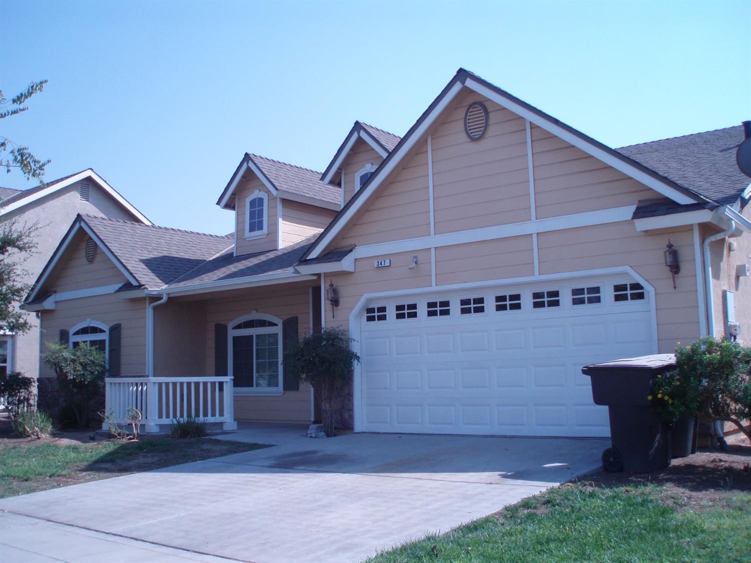 347 East Beech Avenue Reedley, CA 93654 - Photo 1 of 13 Gallery Image 1