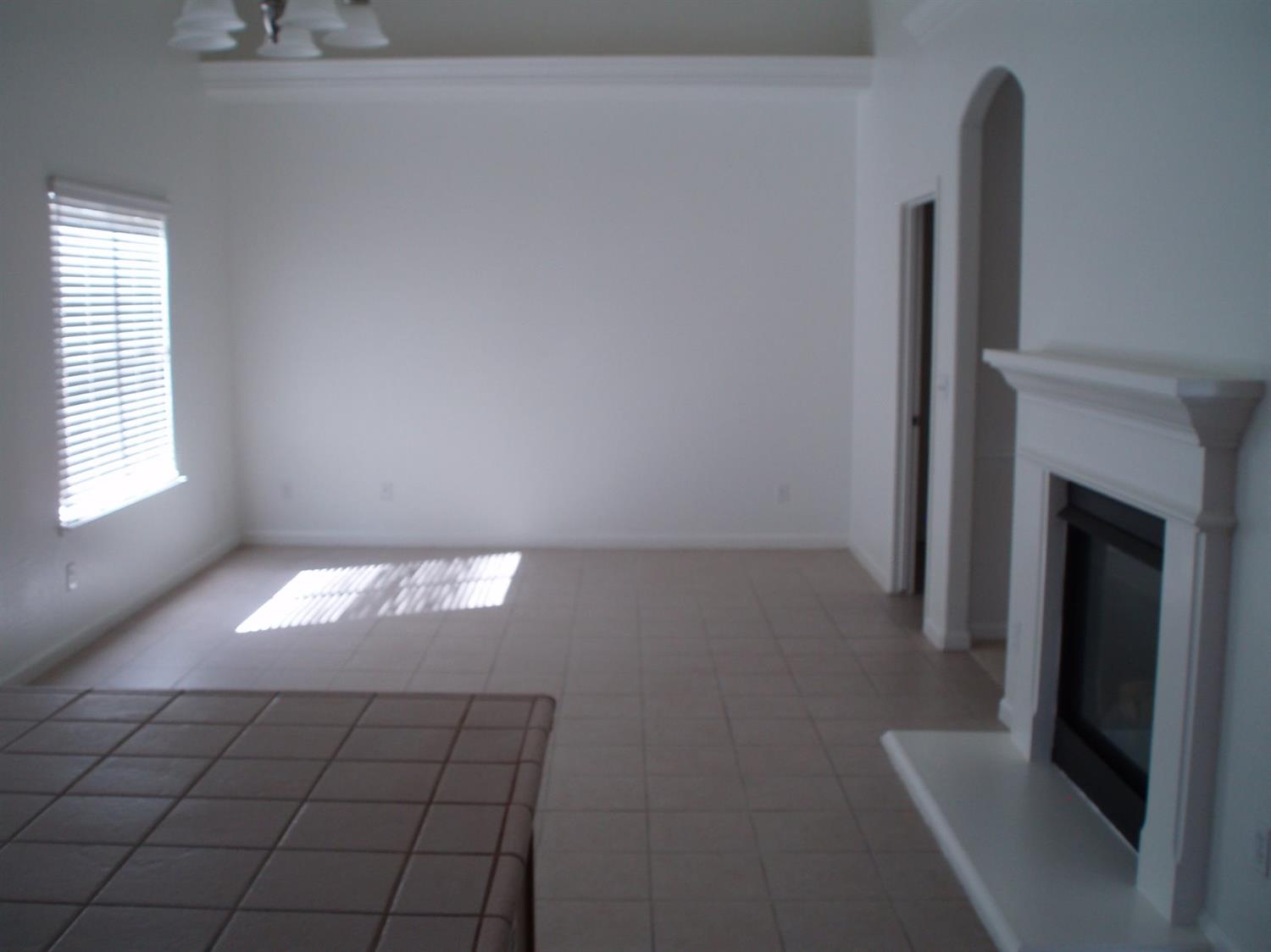 347 East Beech Avenue Reedley, CA 93654 - Photo 5 of 13 Gallery Image 5