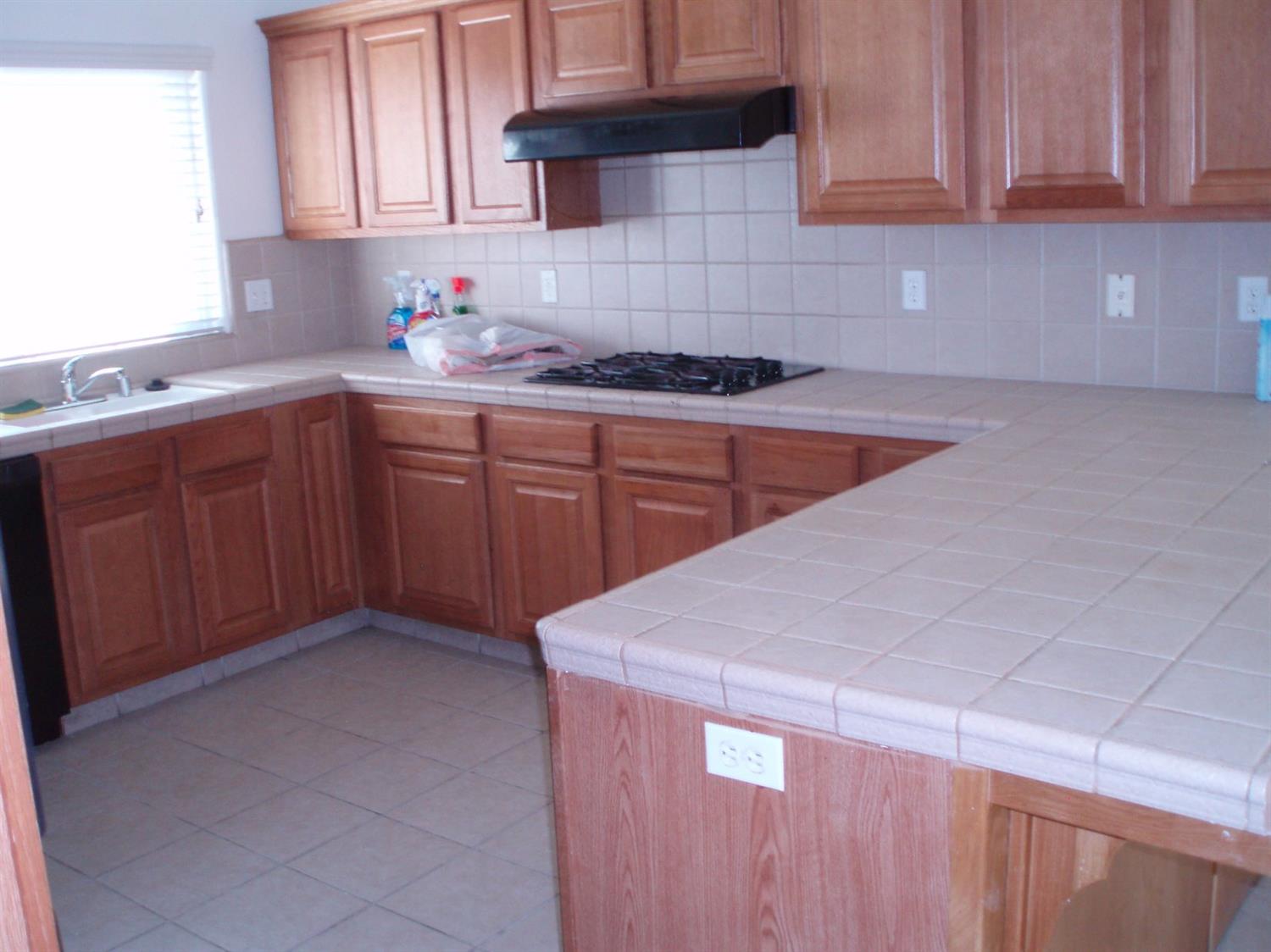 347 East Beech Avenue Reedley, CA 93654 - Photo 6 of 13 Gallery Image 6