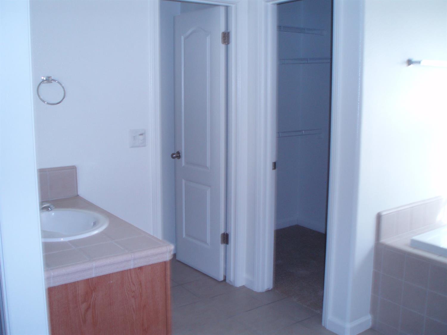 347 East Beech Avenue Reedley, CA 93654 - Photo 10 of 13 Gallery Image 10