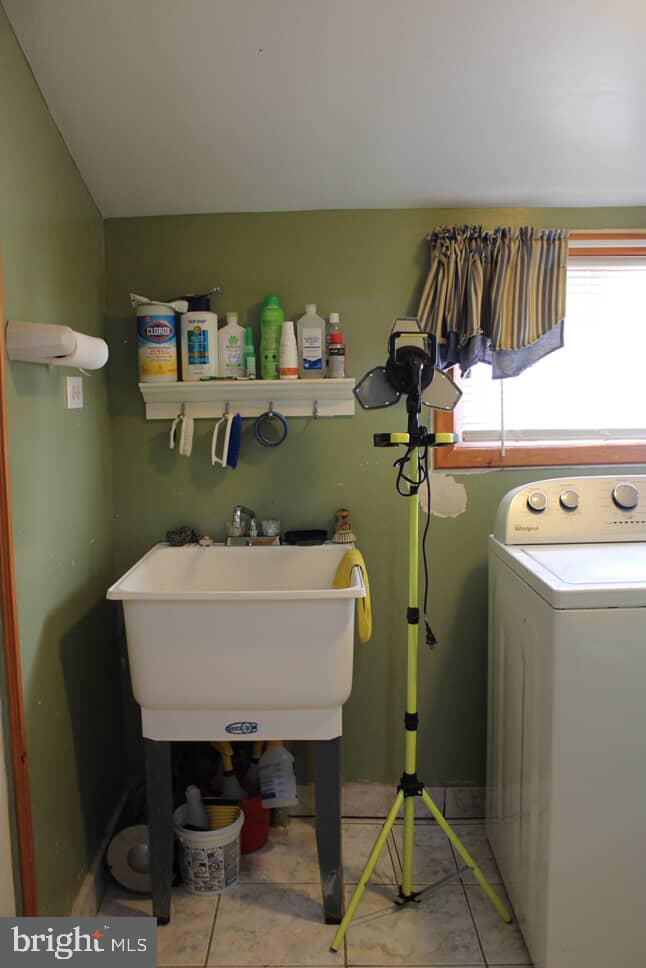 3028 North 4th Street Philadelphia, PA 19133 - Photo 10 of 15 a view of a room with gym equipment