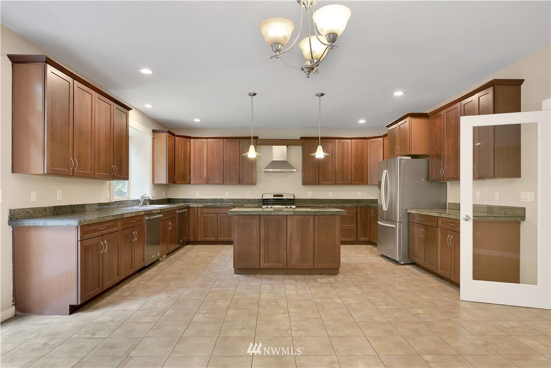 1225 Cooper Point Road Northwest Olympia, WA 98502 - Photo 12 of 30 Gallery Image 12