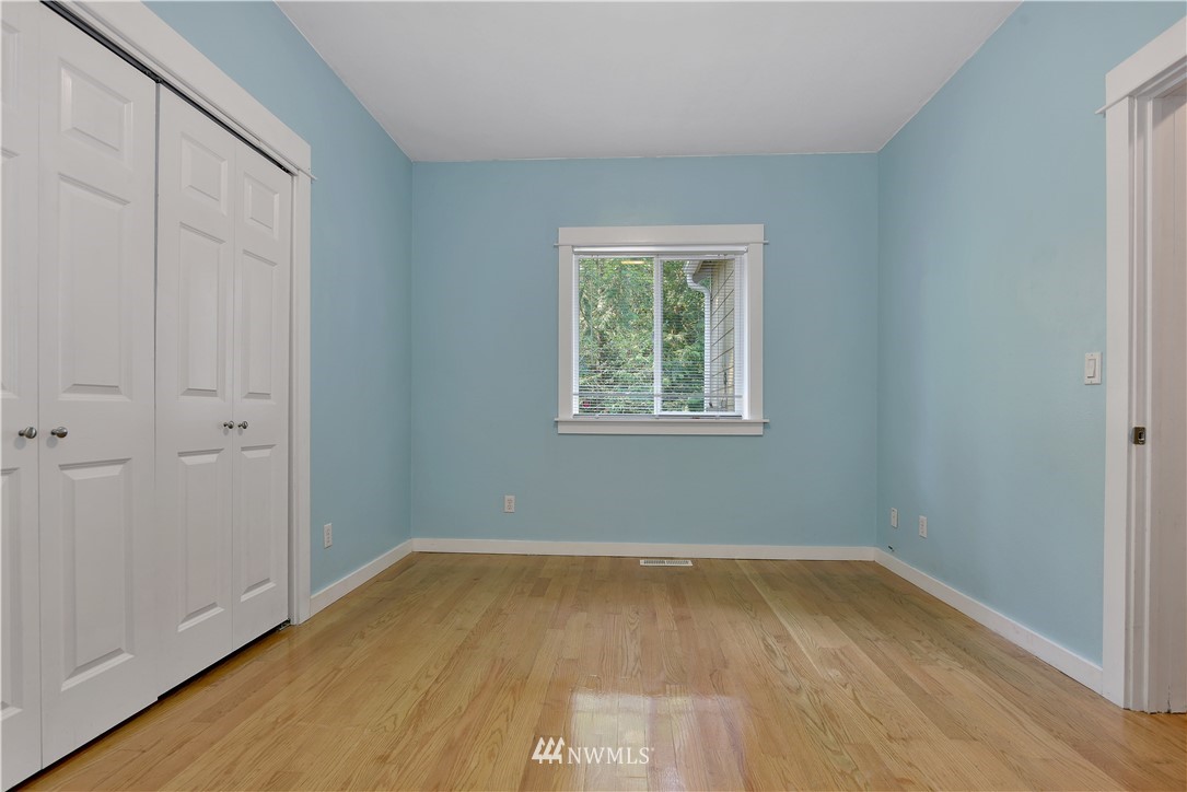 1225 Cooper Point Road Northwest Olympia, WA 98502 - Photo 27 of 30 Gallery Image 27