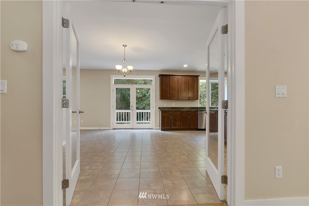 1225 Cooper Point Road Northwest Olympia, WA 98502 - Photo 10 of 30 Gallery Image 10