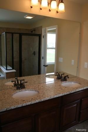 50481 Amberwood Road Canton, MI 48188 - Photo 7 of 11 Ex SaratogaMaster Bath.JPG