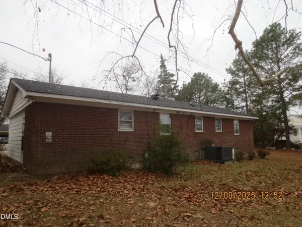 $1,750 | 25 East North Street, Angier, NC 27501