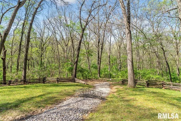 $611,000 | 603 Loft Lane, Athens, IL 62613