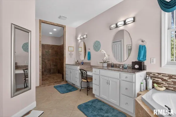 $611,000 | 603 Loft Lane, Athens, IL 62613
