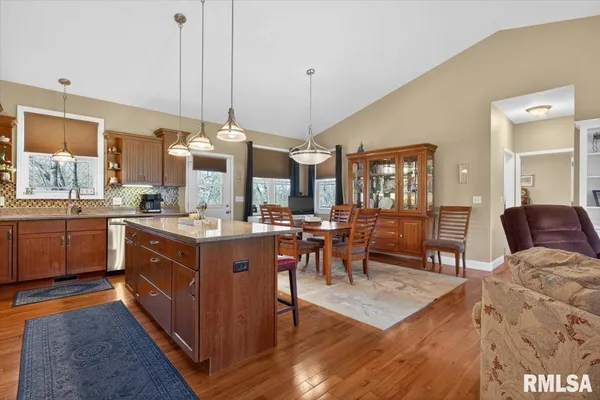 $611,000 | 603 Loft Lane, Athens, IL 62613