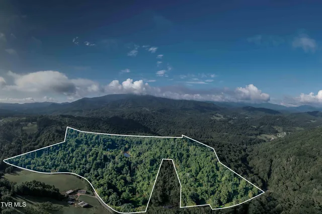 $894,000 | 306 Bear Branch Road, Roan Mountain, TN 37687