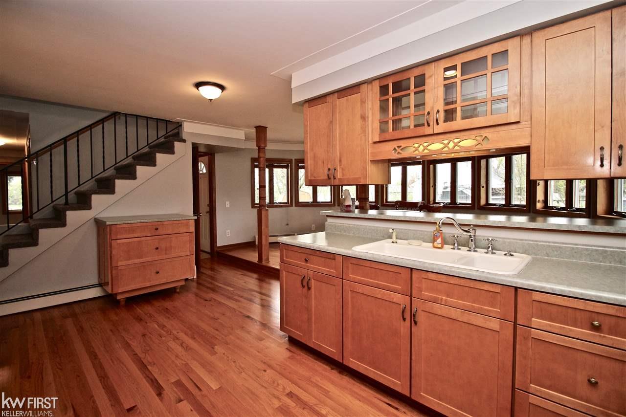 2223 Wiggins Road Fenton, MI 48430 - Photo 8 of 30 31379304-7.JPG