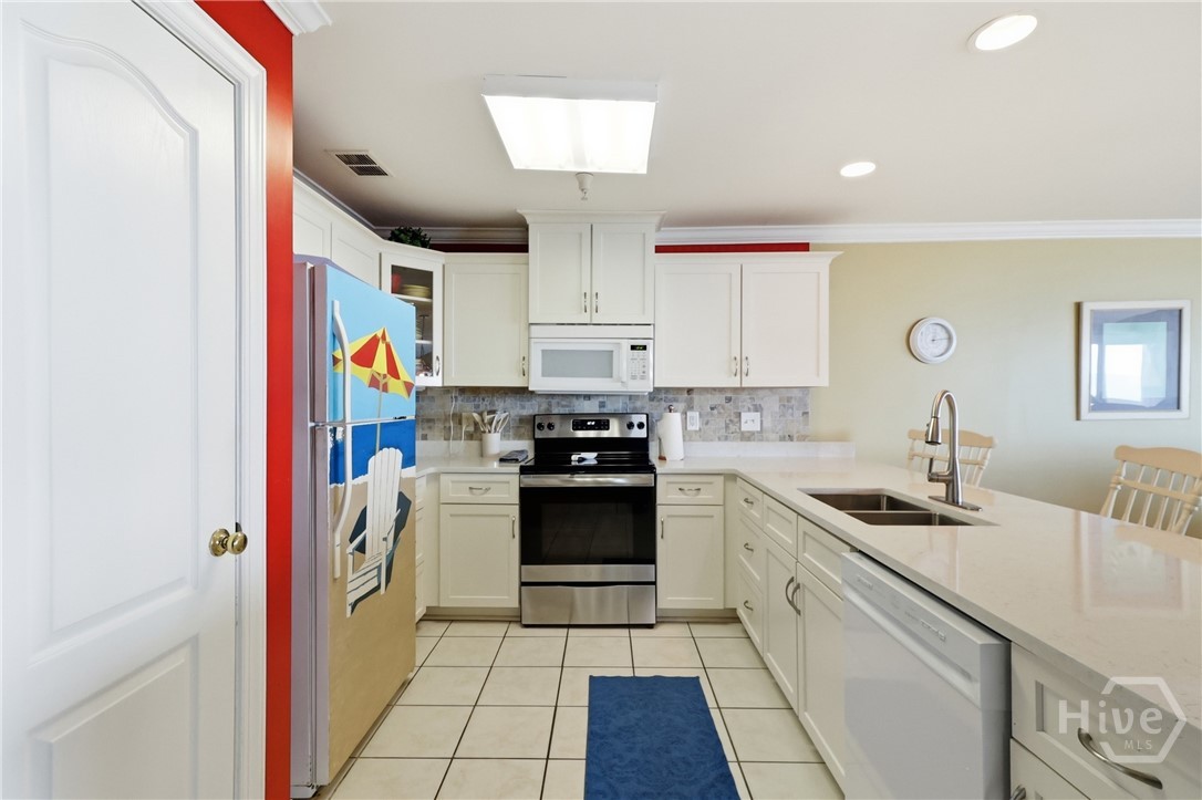1707 Strand Avenue, Unit 4 Tybee Island, GA 31328 - Photo 9 of 36