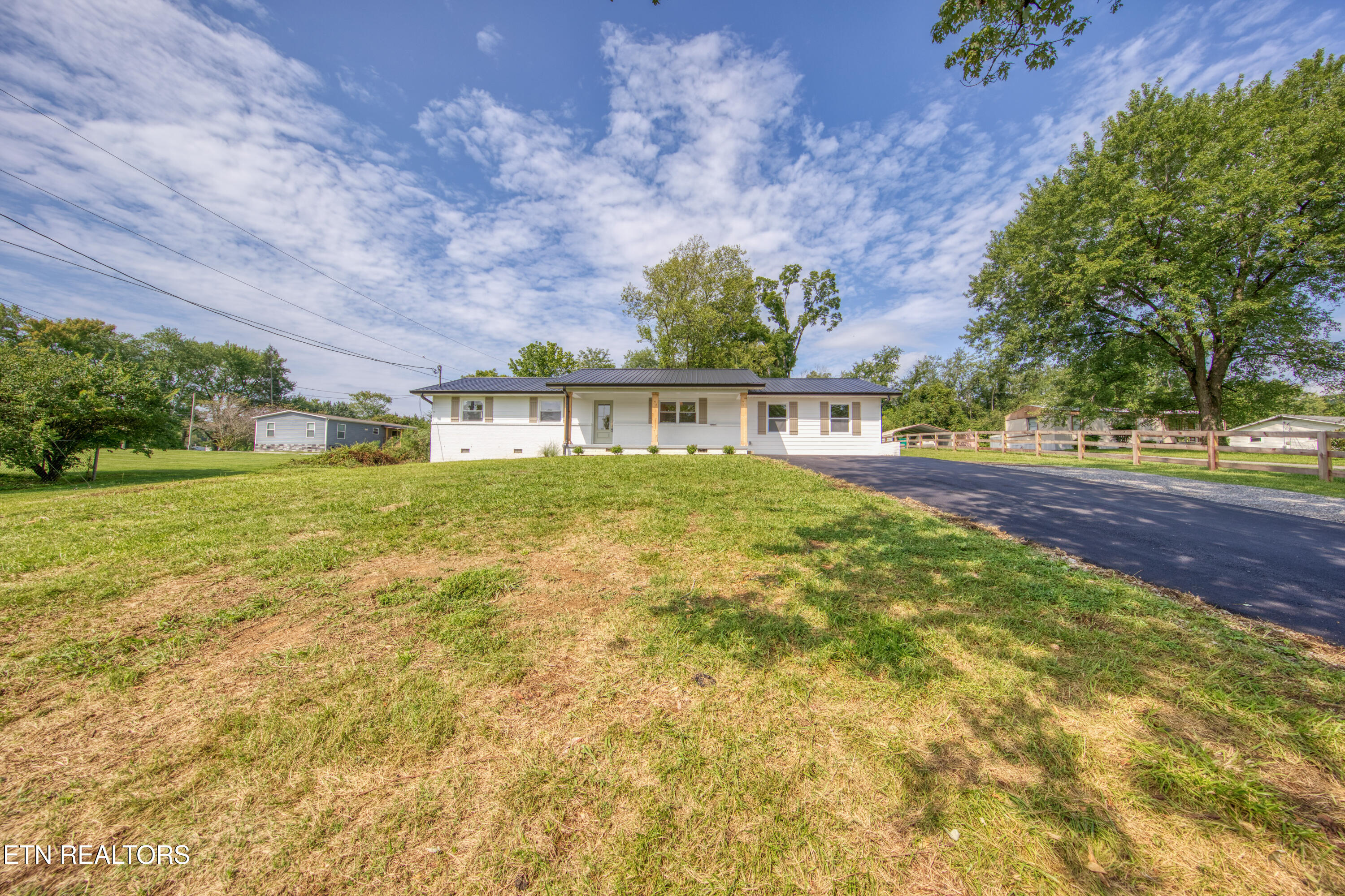 2707 Harris Road Knoxville, TN 37924 - Photo 2 of 38 0H3A9796_39