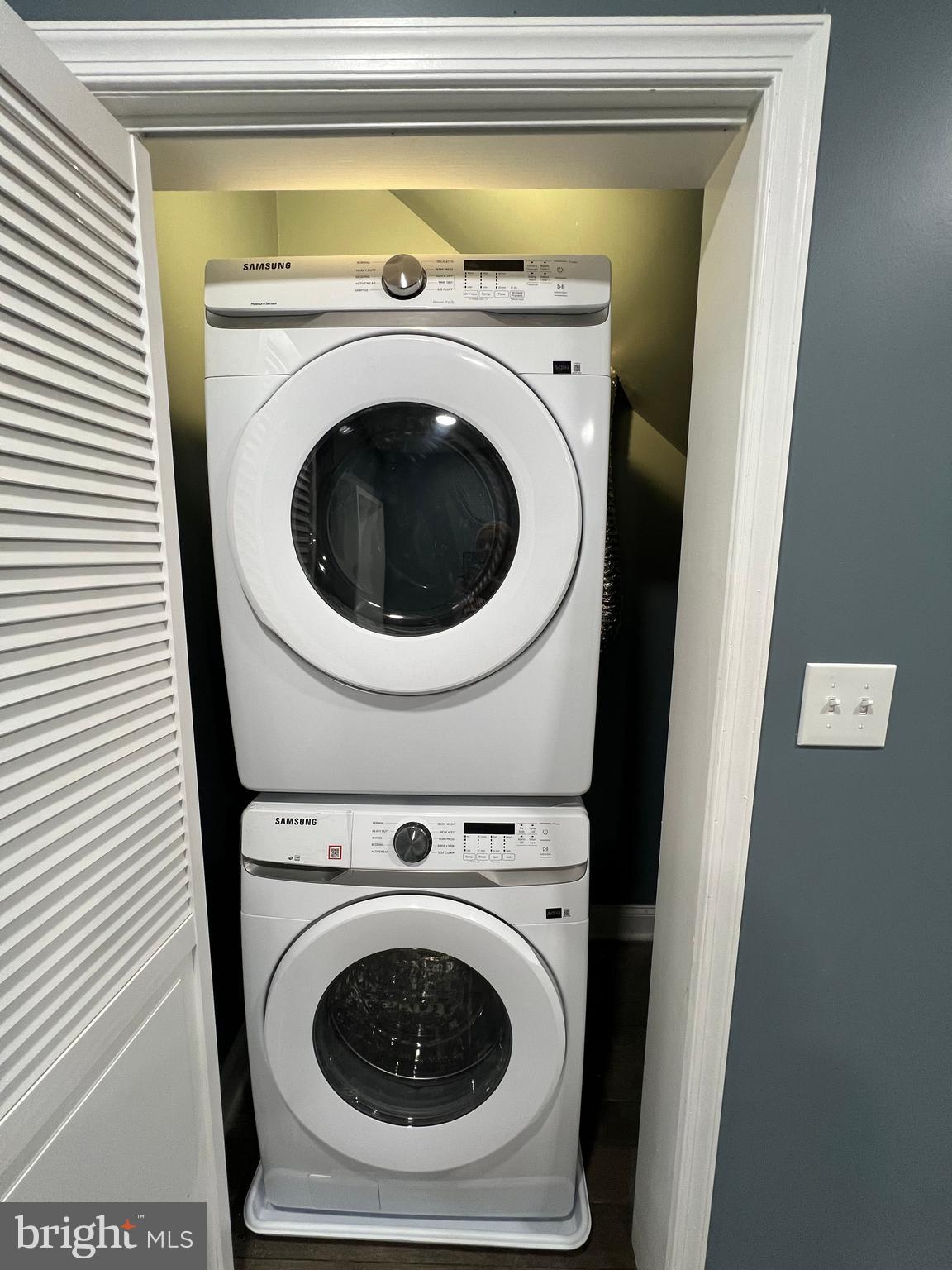 2020 McCulloh Street, Unit 2 Baltimore, MD 21217 - Photo 7 of 12 a utility room with dryer and washer