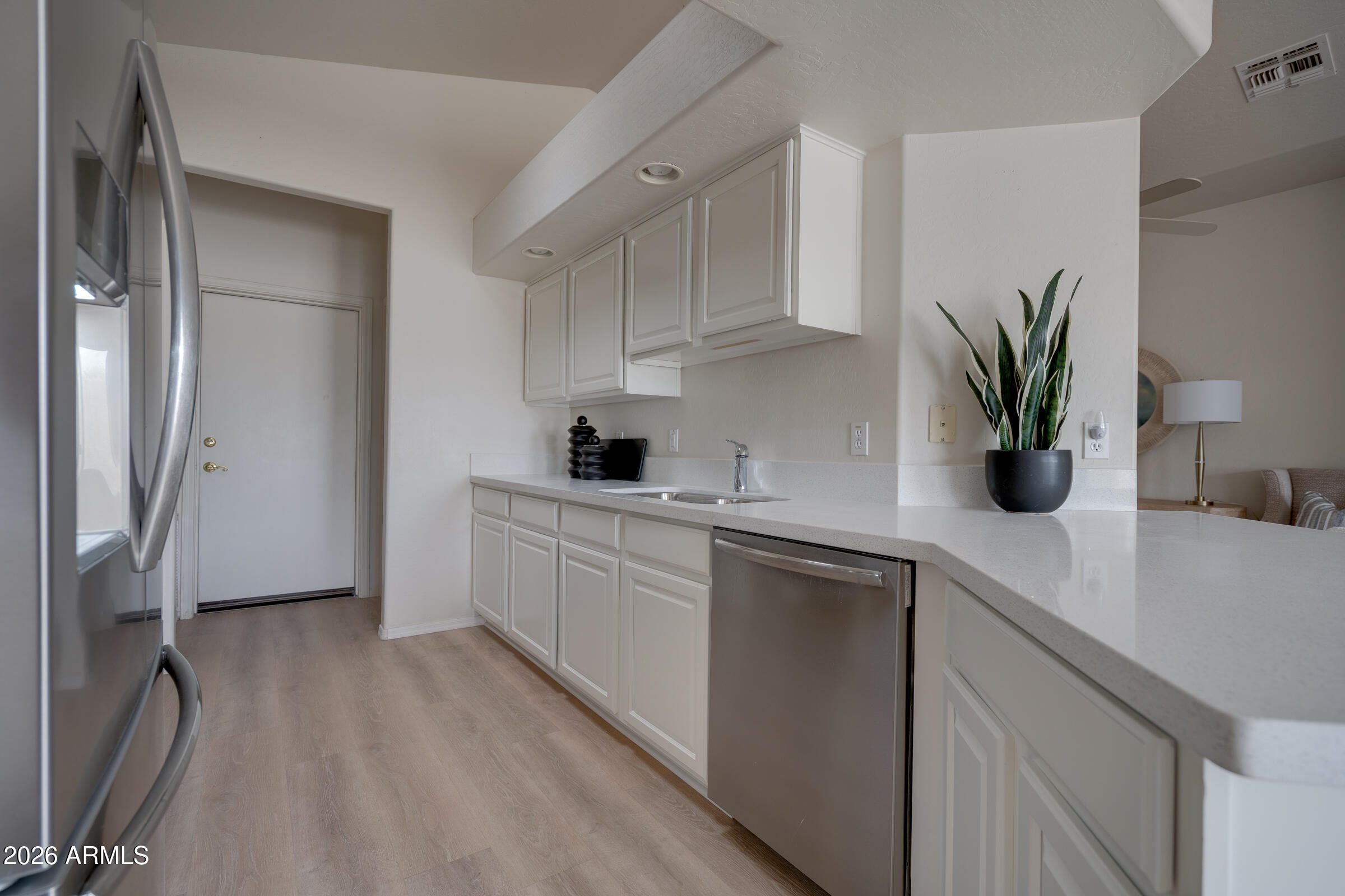 320 South 70th Street, Unit 8 Mesa, AZ 85208 - Photo 4 of 36 320int-19