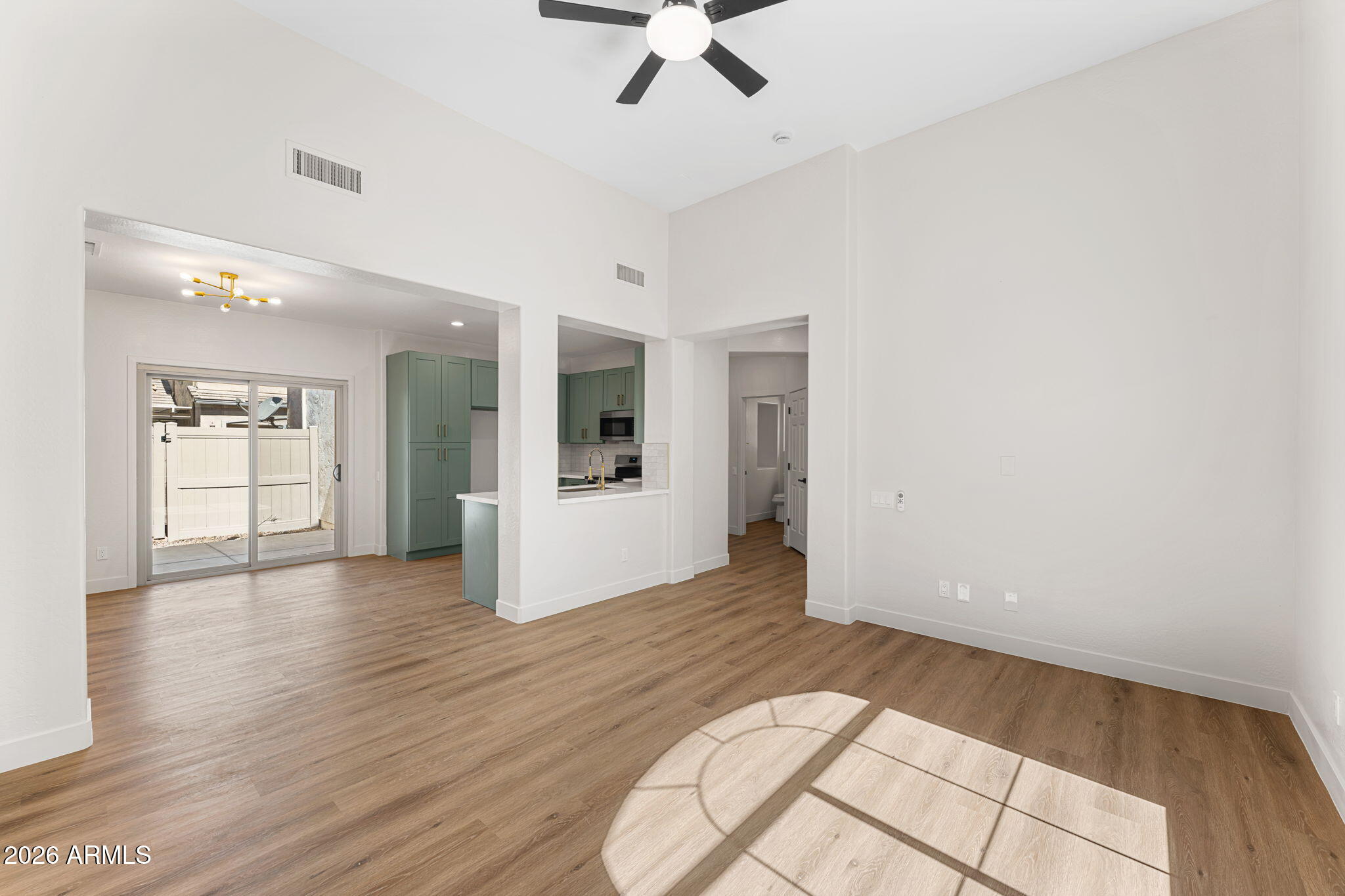 1943 West Davis Road Phoenix, AZ 85023 - Photo 10 of 41 33-web-or-mls-DSC00313