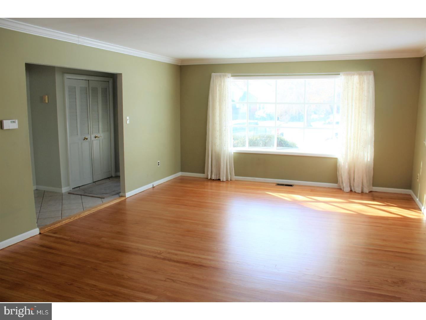 1029 Crozer Lane Springfield, PA 19064 - Photo 9 of 25