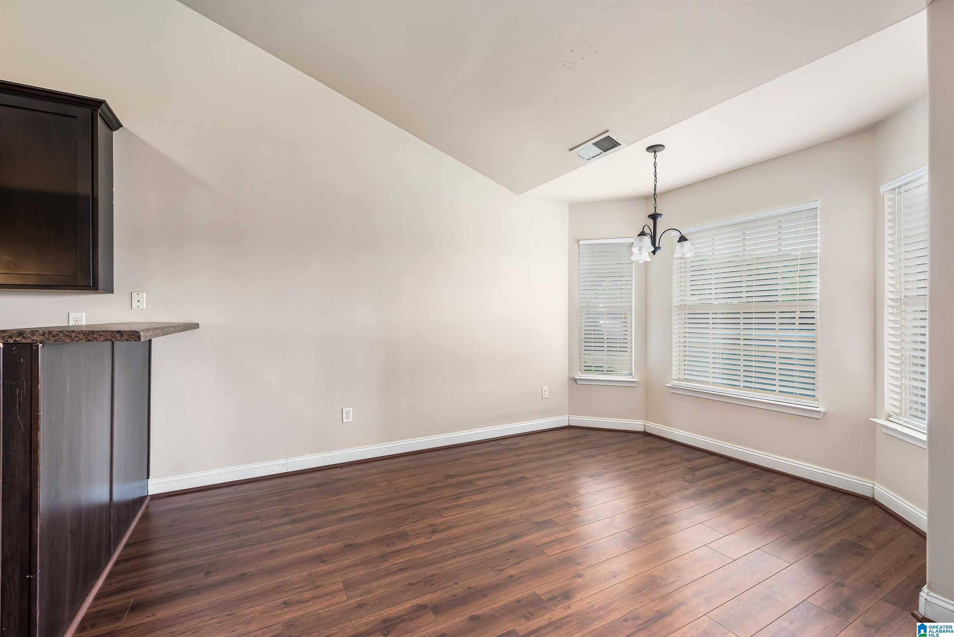 352 Tanglewood Circle Alabaster, AL 35007 - Photo 9 of 26