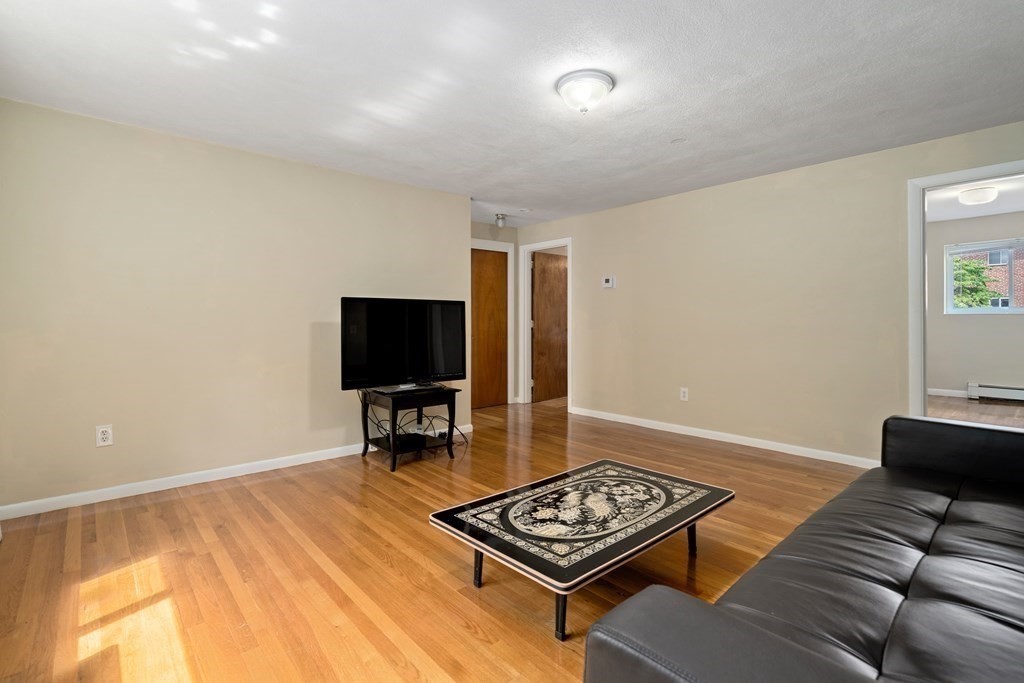 68 Bryon Road, Unit 3 Chestnut Hill, MA 02467 - Photo 6 of 11