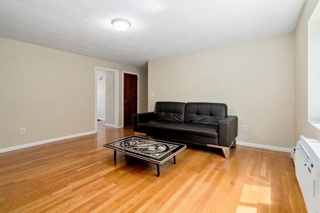 68 Bryon Road, Unit 3 Chestnut Hill, MA 02467 - Photo 8 of 11