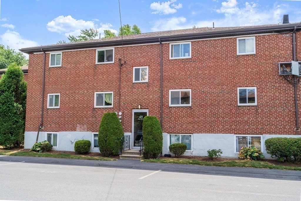68 Bryon Road, Unit 3 Chestnut Hill, MA 02467 - Photo 9 of 11