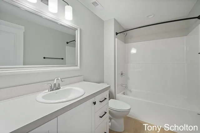 $586,200 | 5184 Blendon Mdw Circle, Unit 47, Hudsonville, MI 49426