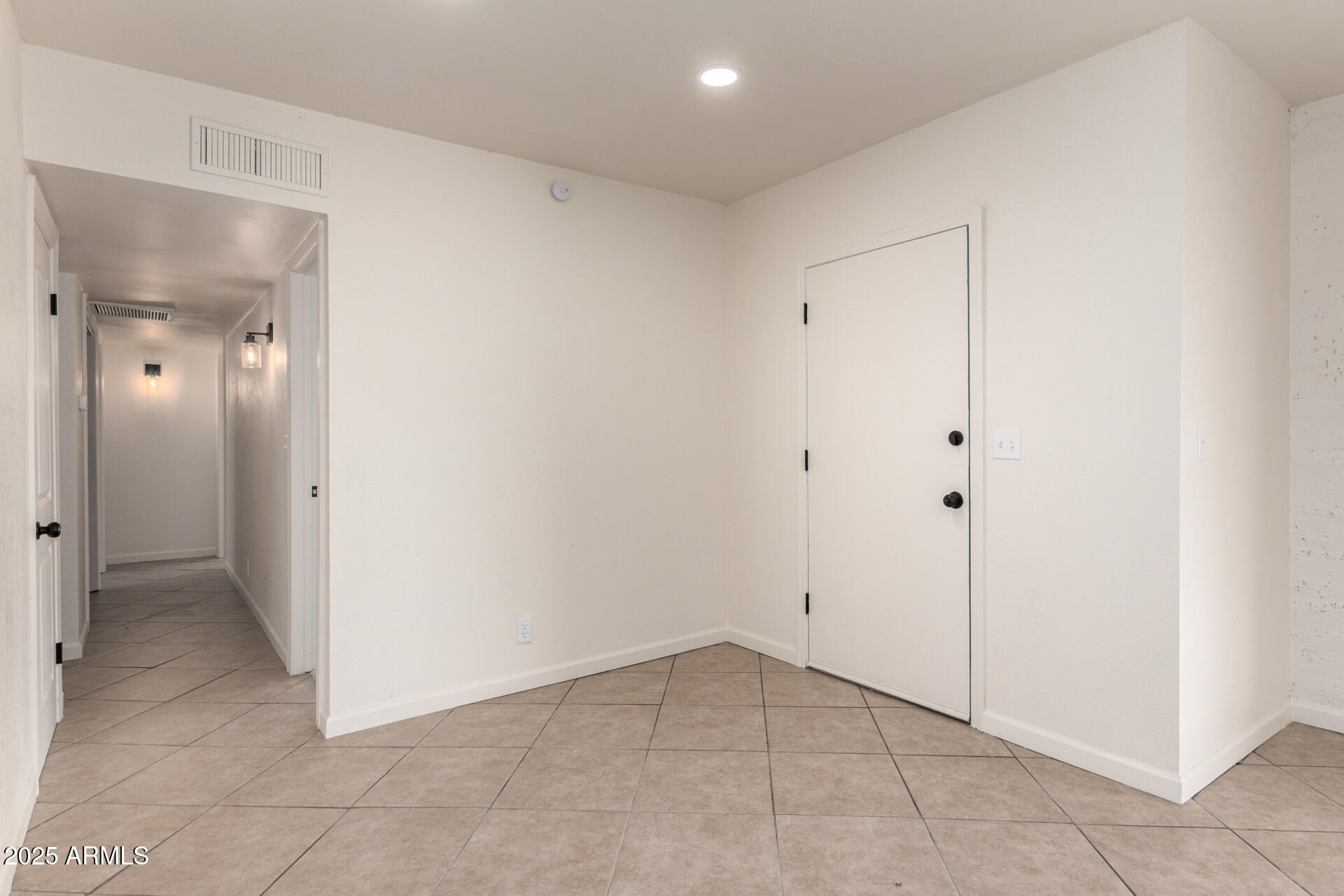 3613 East White Tail Road Pearce, AZ 85625 - Photo 9 of 39 a view of an empty room