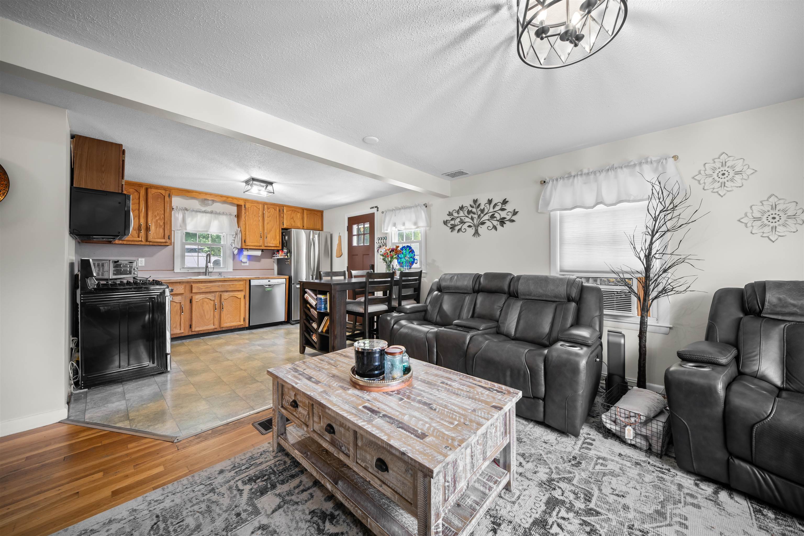 45 Applevale Drive Dover, NH 03820 - Photo 5 of 40