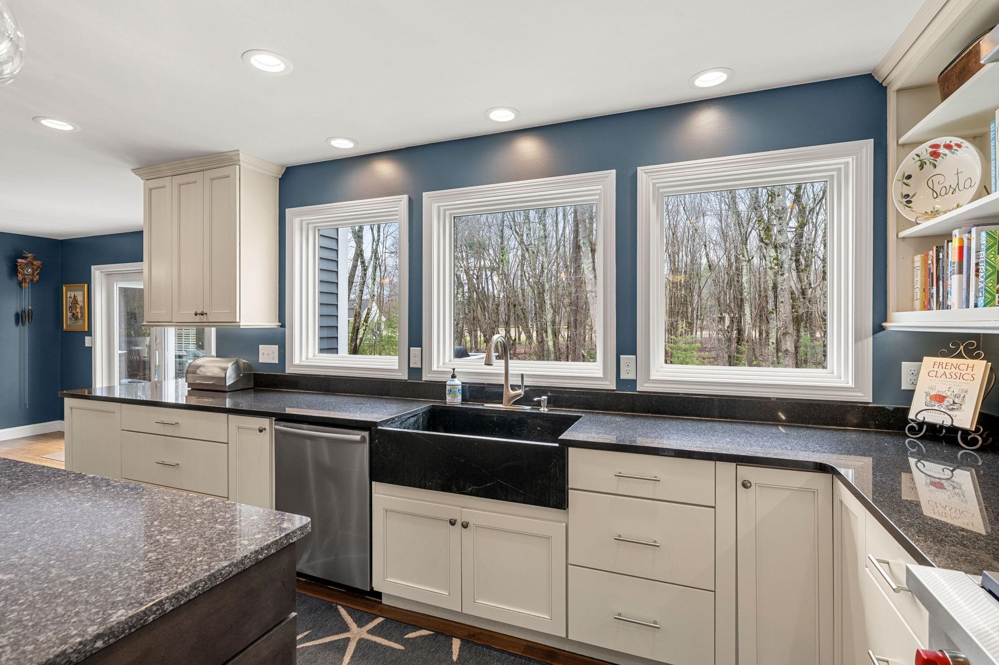 15 Wright Acres Road Bedford, NH 03110 - Photo 13 of 61